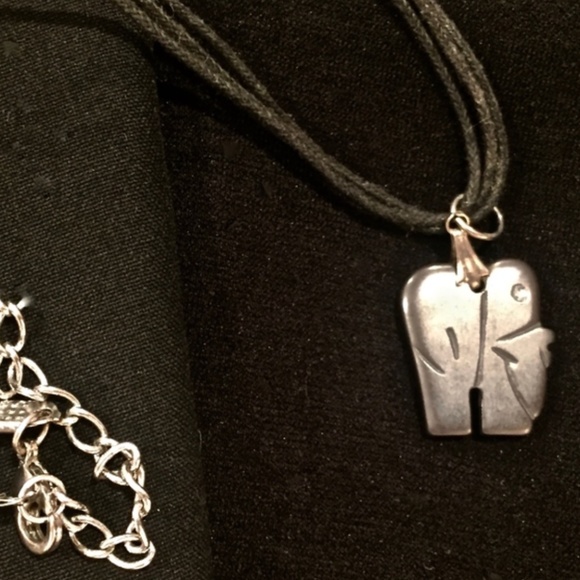 N14-Vintage Carved Pewter Color Hematite Elephant Charm on Black Cording - Picture 5 of 7